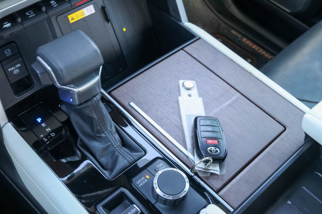 Used 2023 Toyota Tundra Capstone AWD/4WD image 28