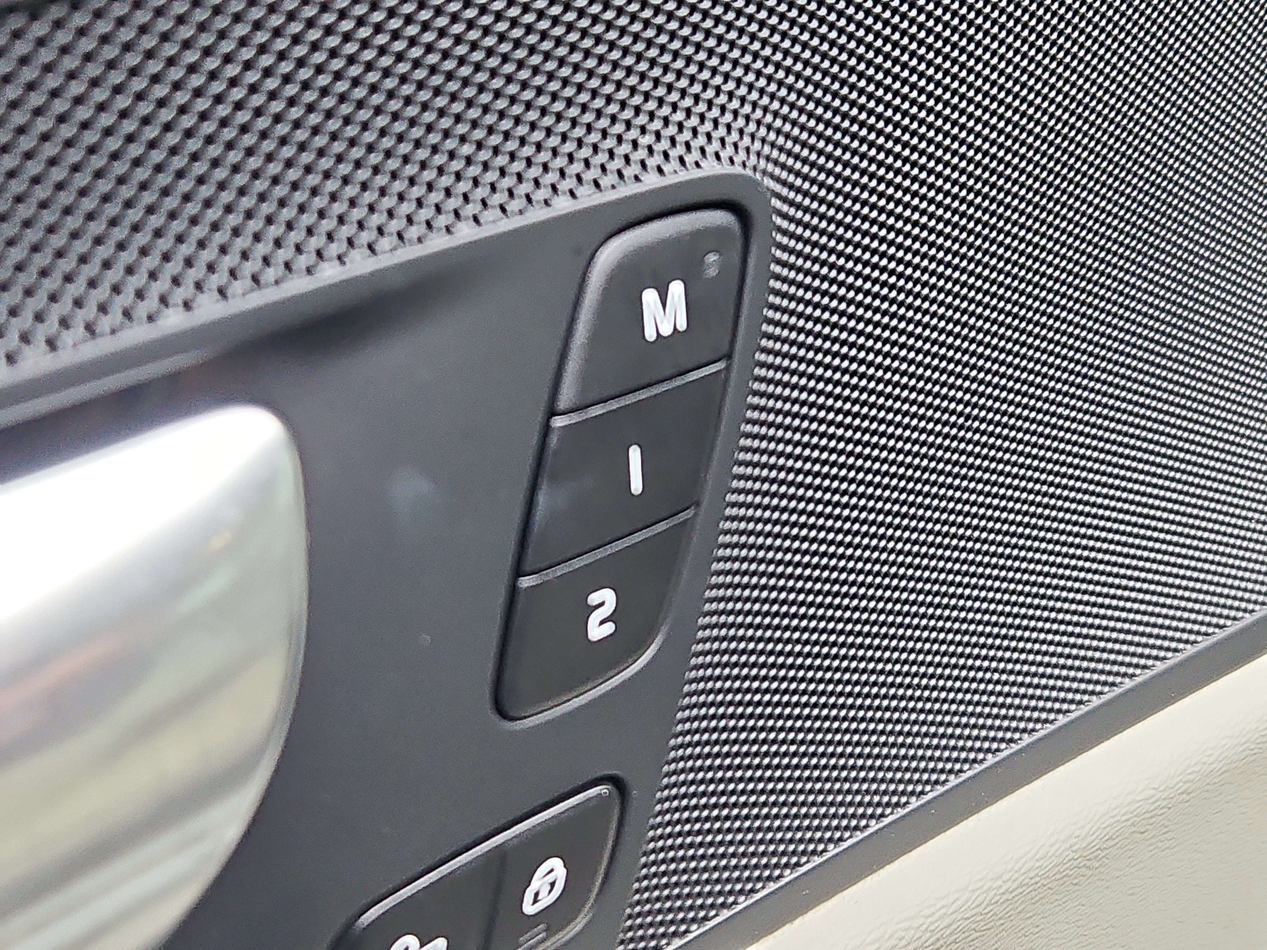 Used 2025 Volvo XC60 T8 Plus w/ Protection Package Premier image 12