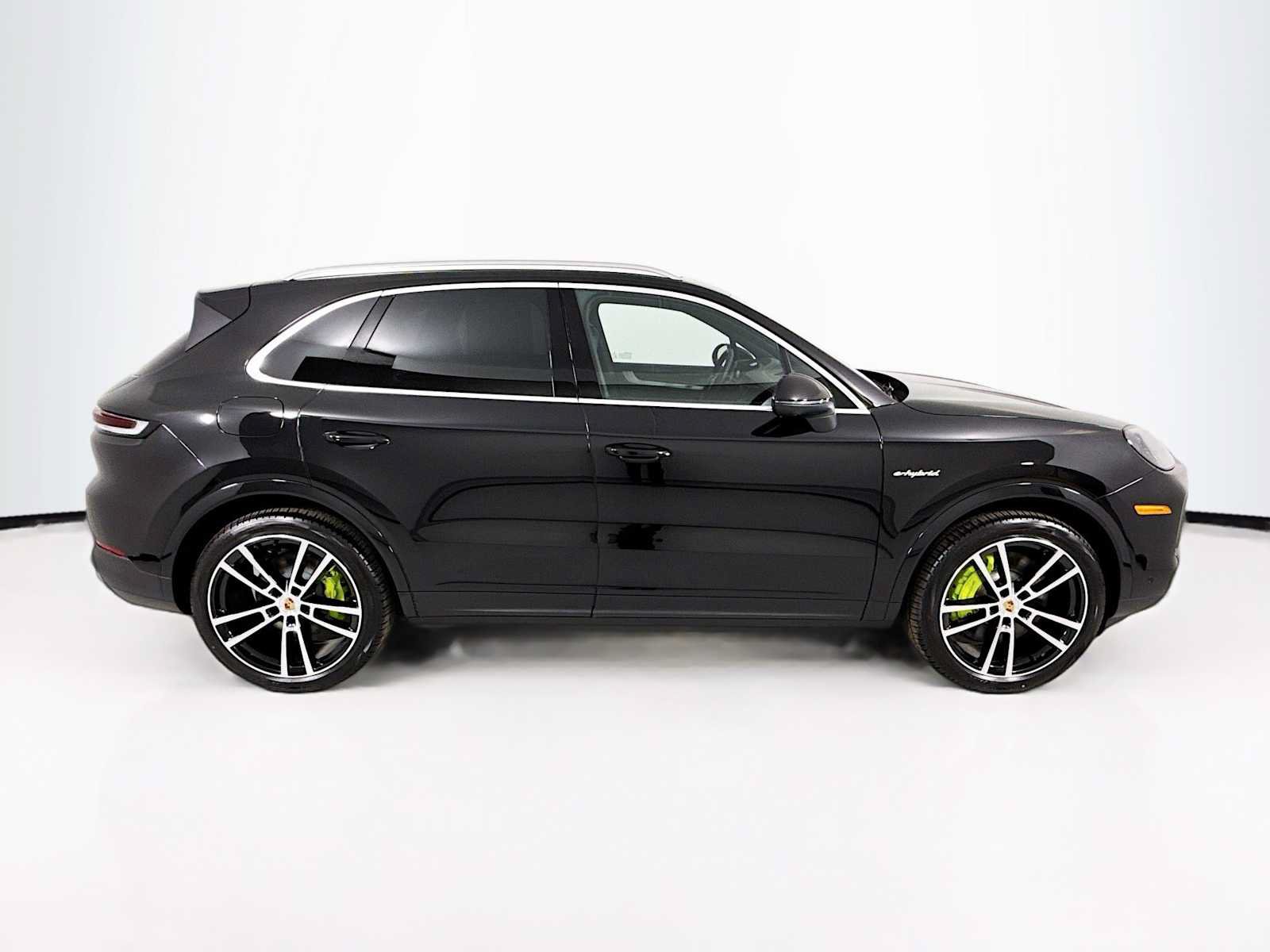 New 2026 Porsche Cayenne E-Hybrid AWD/4WD image 8