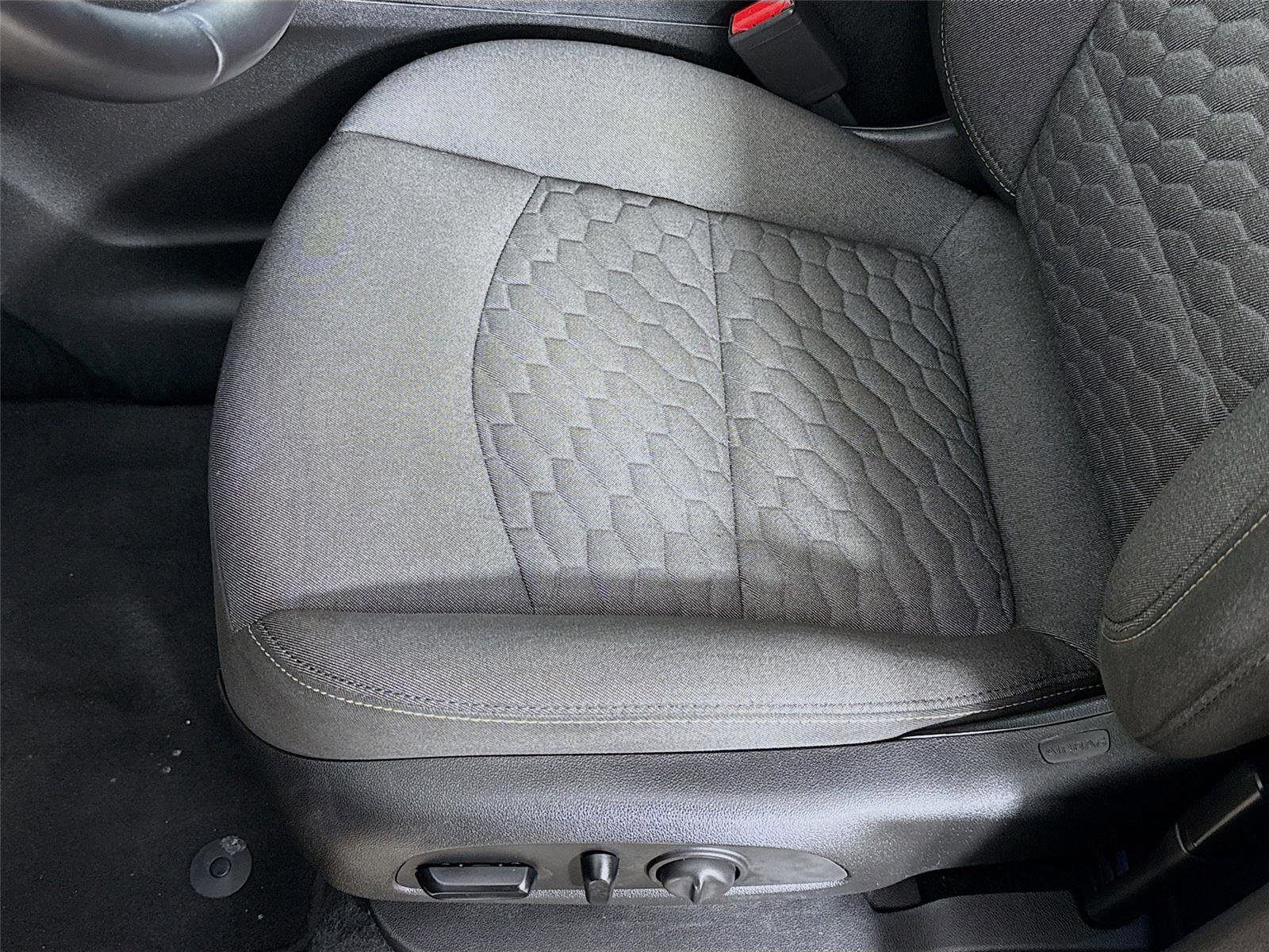 Used 2019 Chevrolet Equinox LT image 19