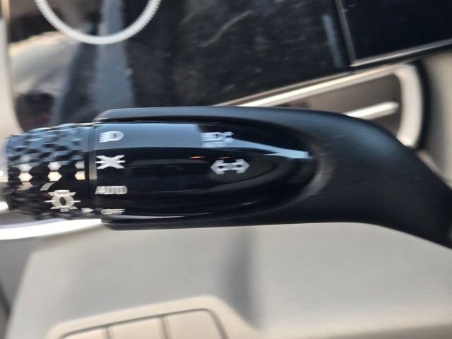 Certified 2025 Hyundai Elantra SEL FWD image 28