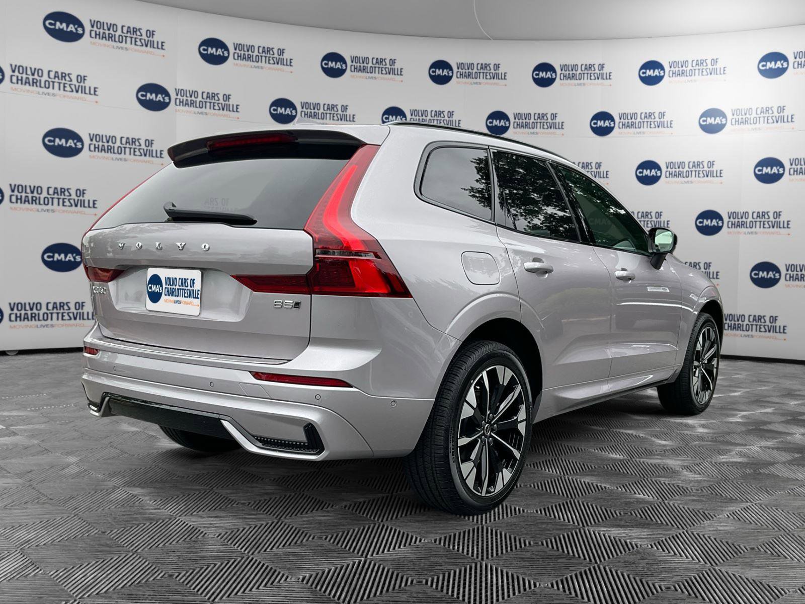 New 2026 Volvo XC60 B5 Plus w/ Protection Package Premier AWD/4WD image 5
