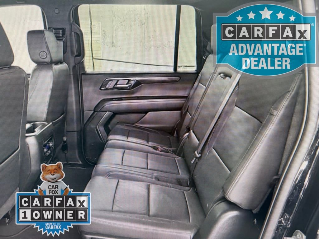 Used 2025 Chevrolet Suburban Z71 AWD/4WD image 4