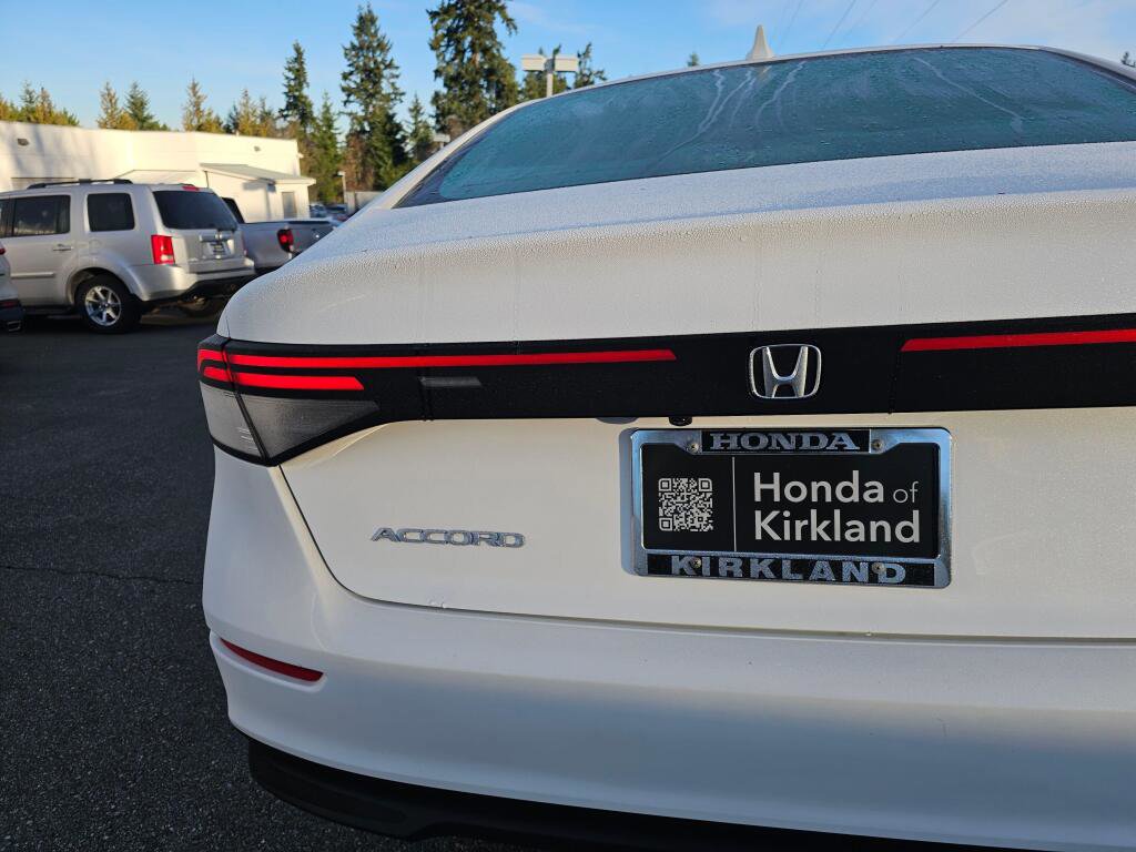 Used 2023 Honda Accord EX image 11