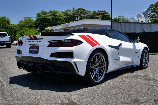 Used 2023 Chevrolet Corvette Z06 RWD image 9