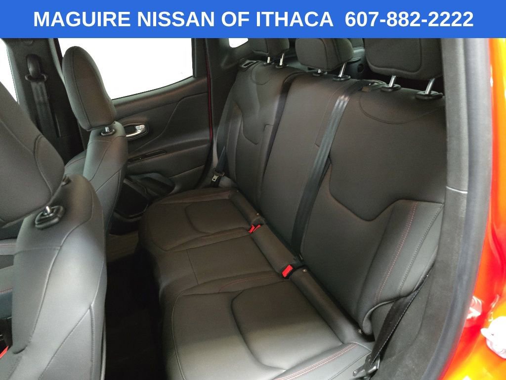 Used 2023 Jeep Renegade Trailhawk w/ Trailhawk Elite Group AWD/4WD image 32