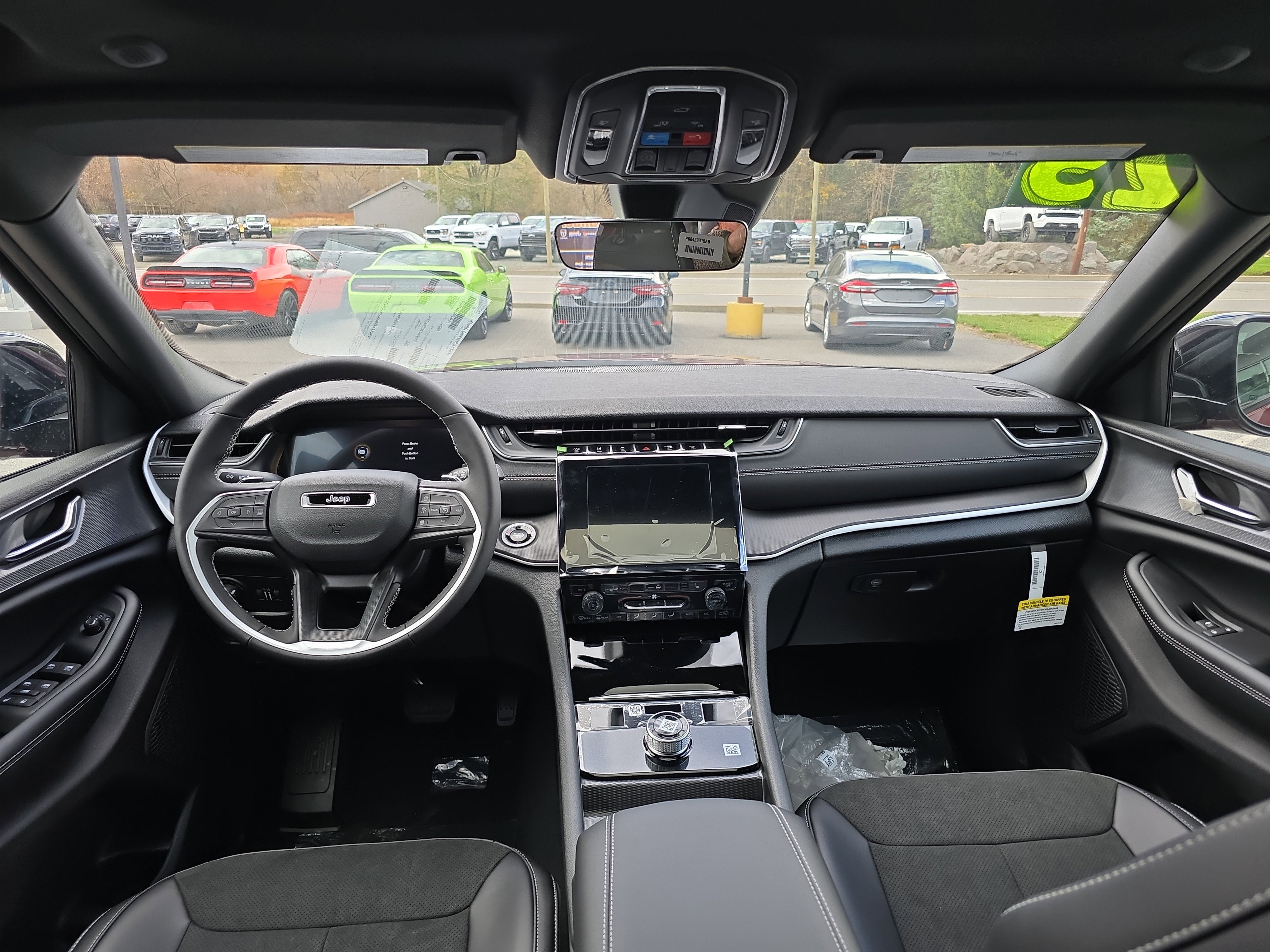 New 2025 Jeep Grand Cherokee Altitude image 15