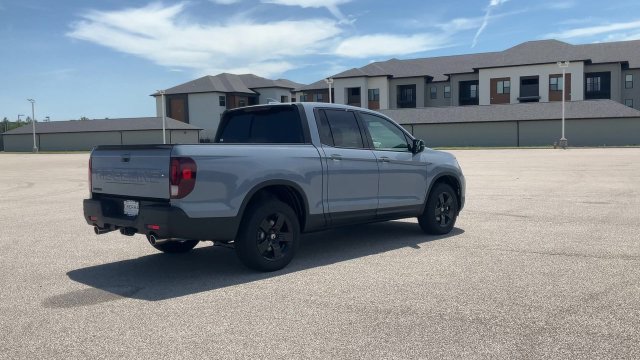 New 2026 Honda Ridgeline Black Edition image 8