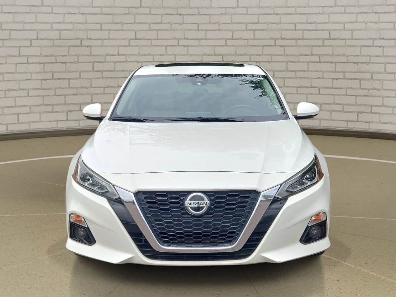 Used 2020 Nissan Altima 2.5 Platinum image 2