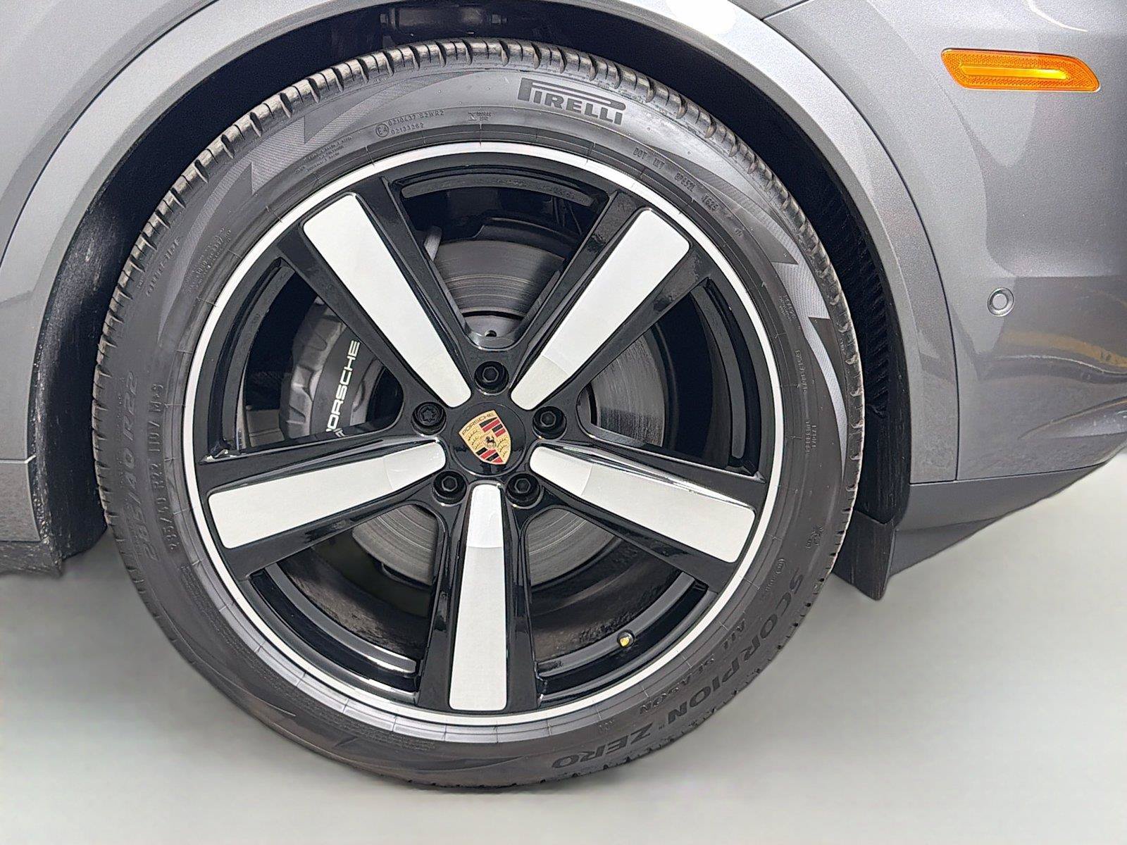 Certified 2025 Porsche Cayenne Coupe AWD/4WD image 14