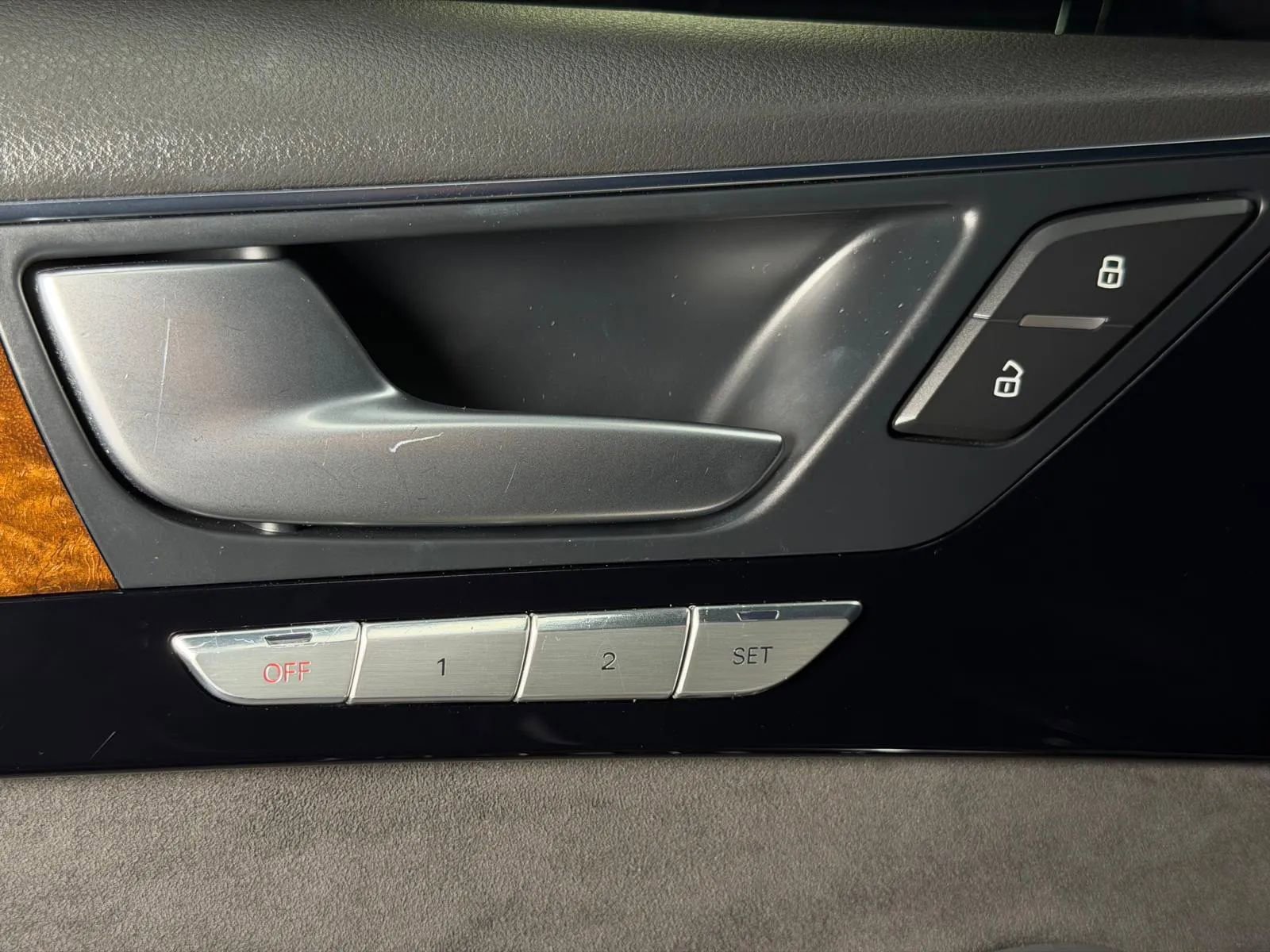 Used 2015 Audi A8 L 4.0T w/ Premium Package image 38