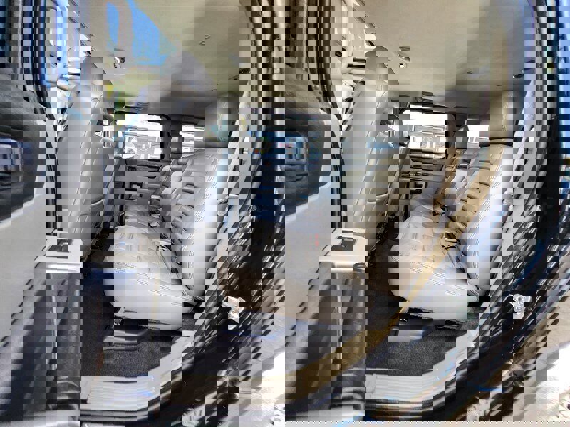 Used 2003 HUMMER H2 w/ Preferred Equipment Group image 13