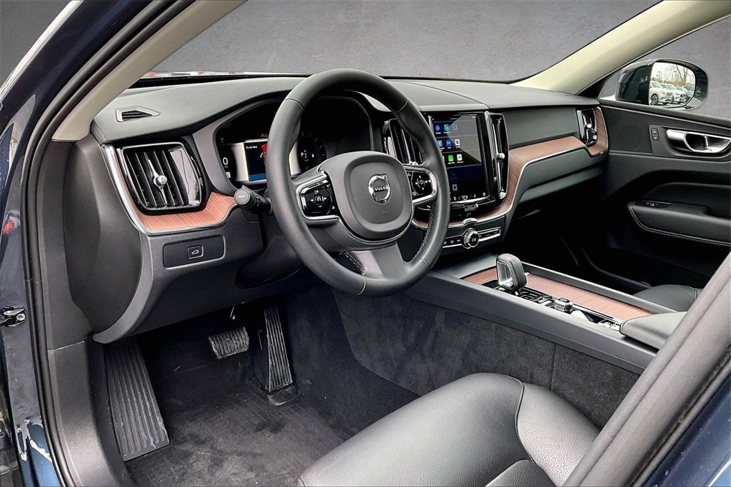 Certified 2023 Volvo XC60 B5 Plus w/ Protection Package Premier image 16