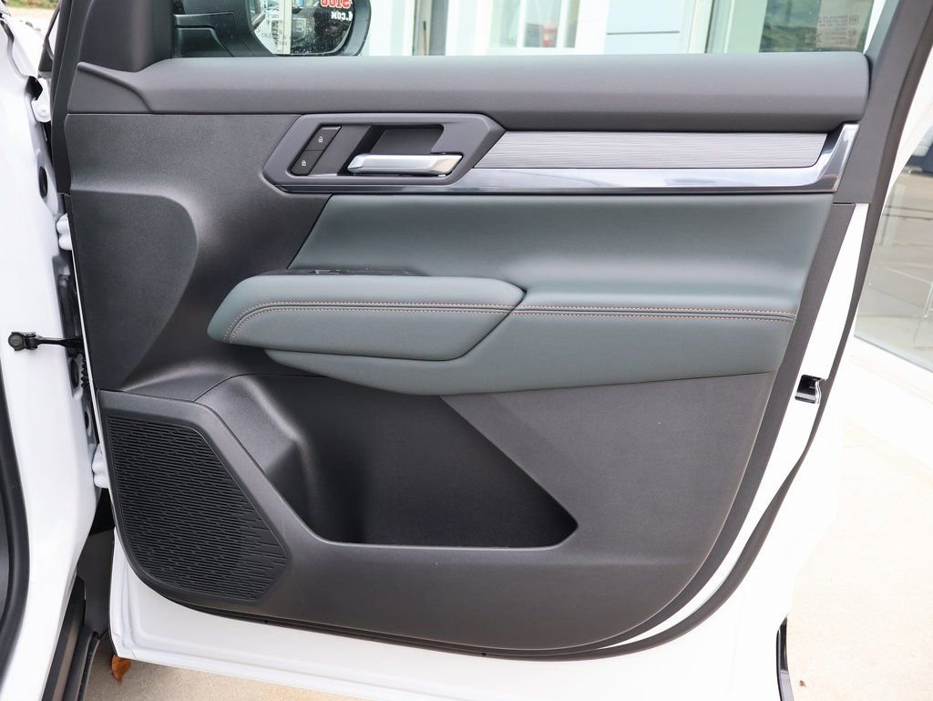 New 2026 GMC Terrain AT4 w/ Technology Package II image 32