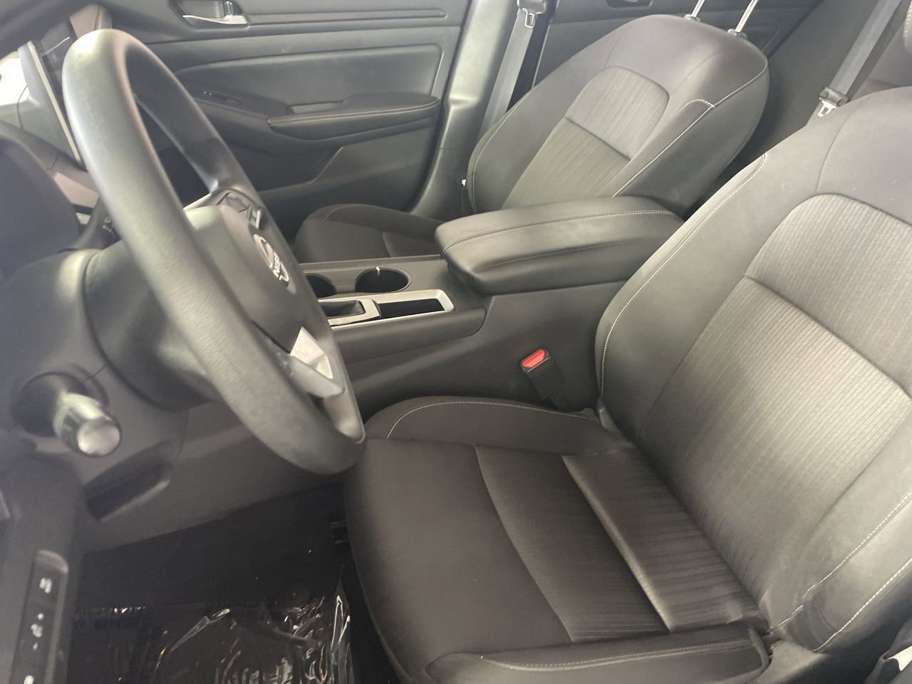 Used 2025 Nissan Altima 2.5 SV FWD image 21