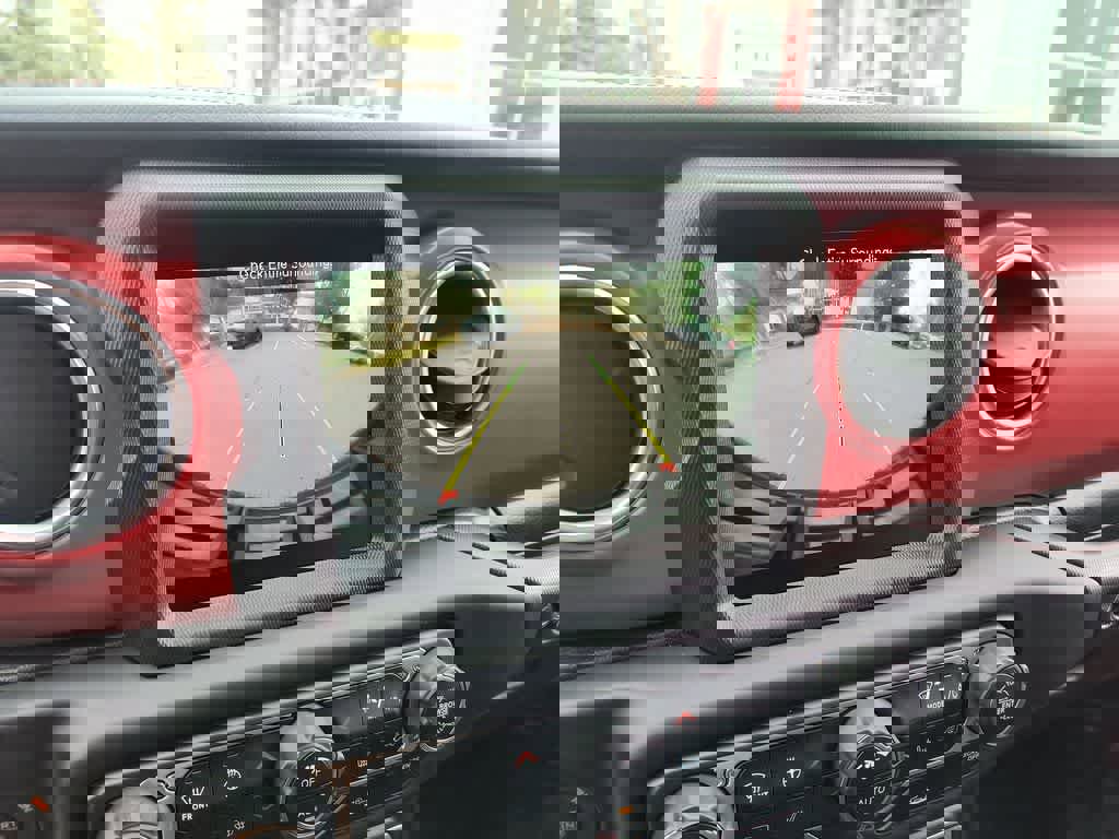 Used 2022 Jeep Wrangler Unlimited Rubicon w/ Cold Weather Group image 17