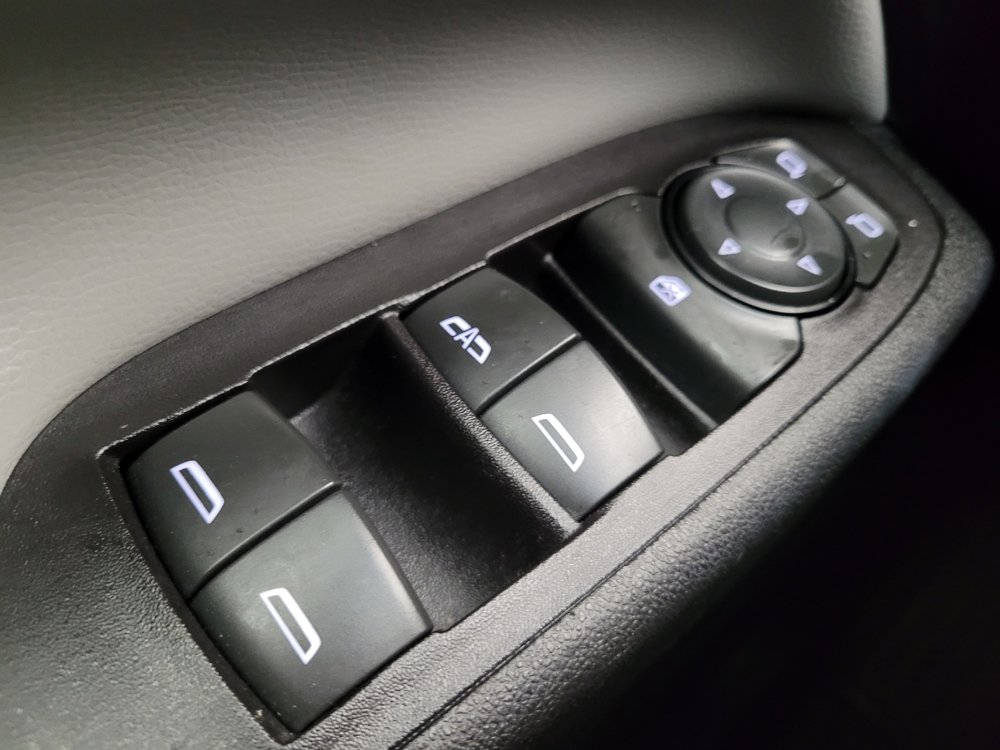 Used 2018 Chevrolet Equinox LS FWD image 27