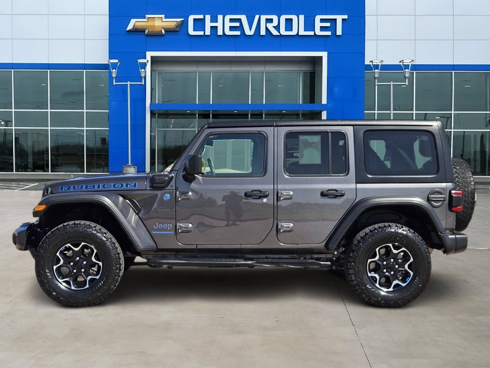 Used 2023 Jeep Wrangler Unlimited Rubicon 4xe AWD/4WD video 3