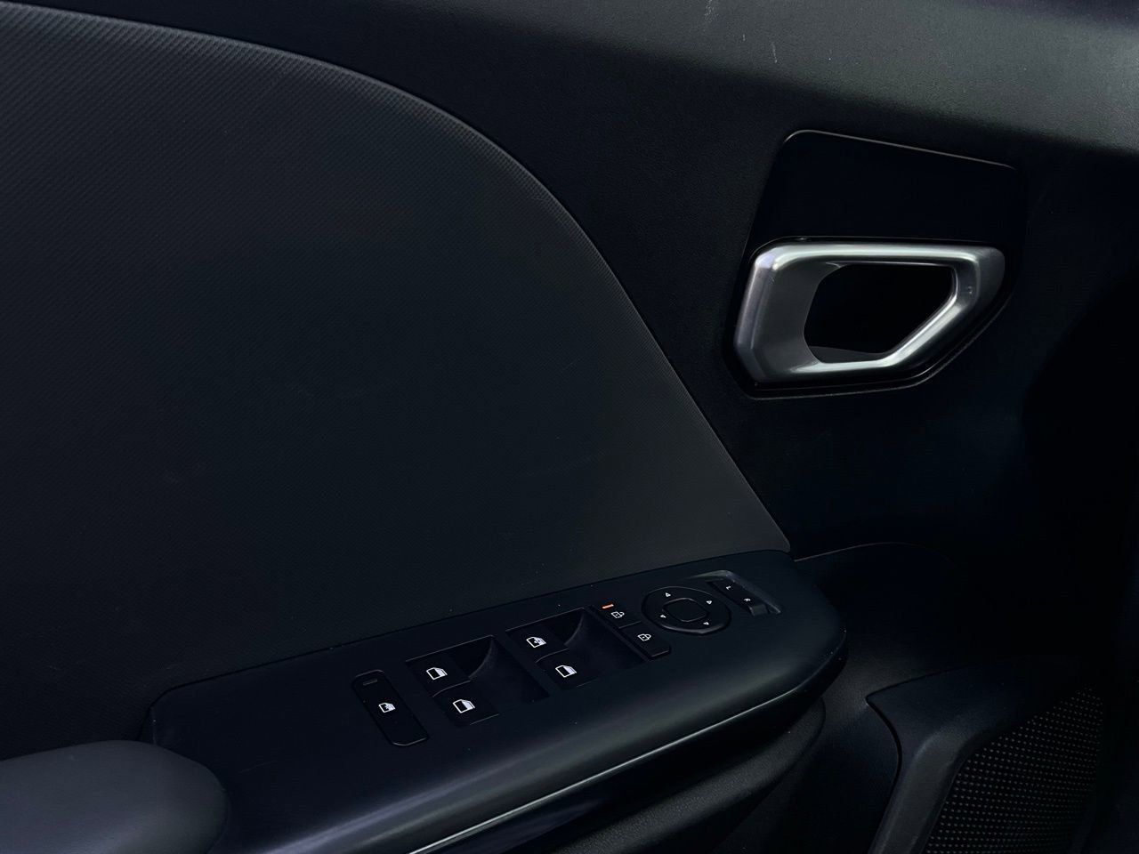 Used 2025 Kia K4 LXS image 19