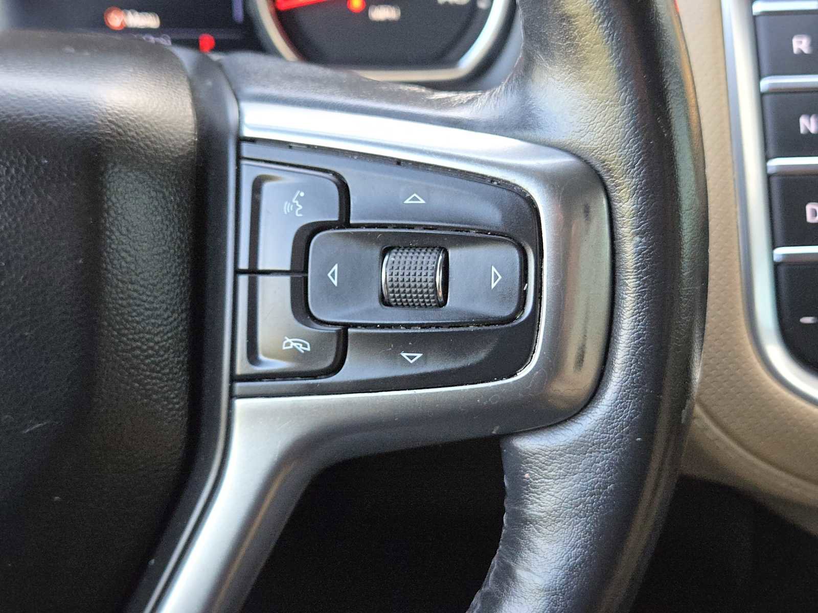 Used 2021 Chevrolet Suburban Premier image 28