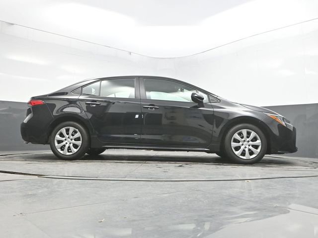 Used 2025 Toyota Corolla LE FWD image 24