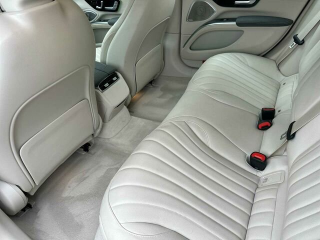 Used 2022 Mercedes-Benz EQS 450+ Sedan image 14