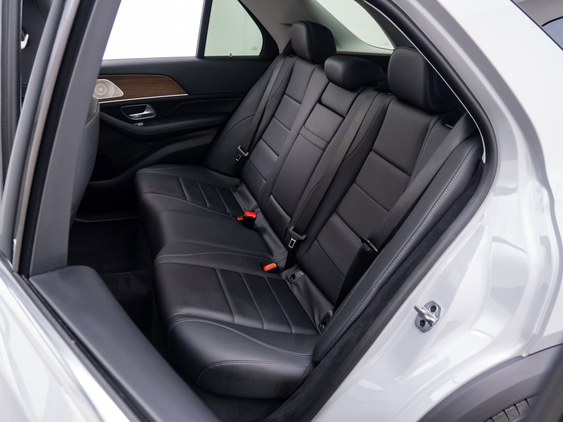 Certified 2024 Mercedes-Benz GLE 350 4MATIC w/ Driver Assistance Package image 19