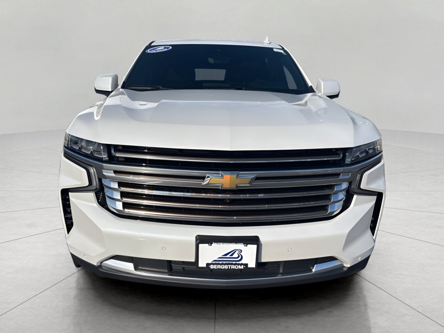 Used 2023 Chevrolet Suburban High Country AWD/4WD image 9