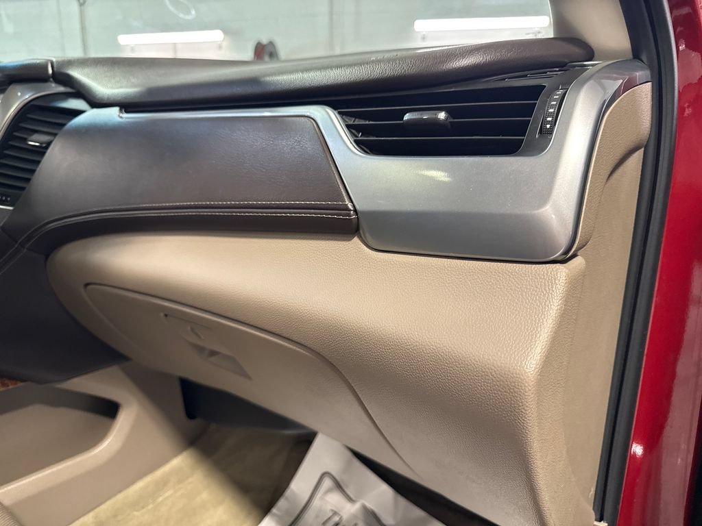 Used 2015 Chevrolet Suburban LTZ w/ Max Trailering Package AWD/4WD image 38
