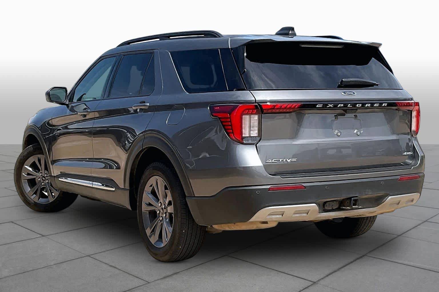 Used 2025 Ford Explorer Active w/ Active Comfort Package AWD/4WD image 12