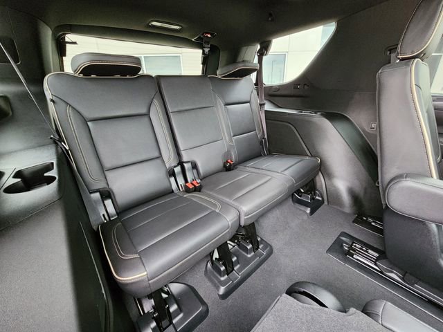 Used 2023 GMC Yukon SLT w/ SLT Premium Package AWD/4WD image 9
