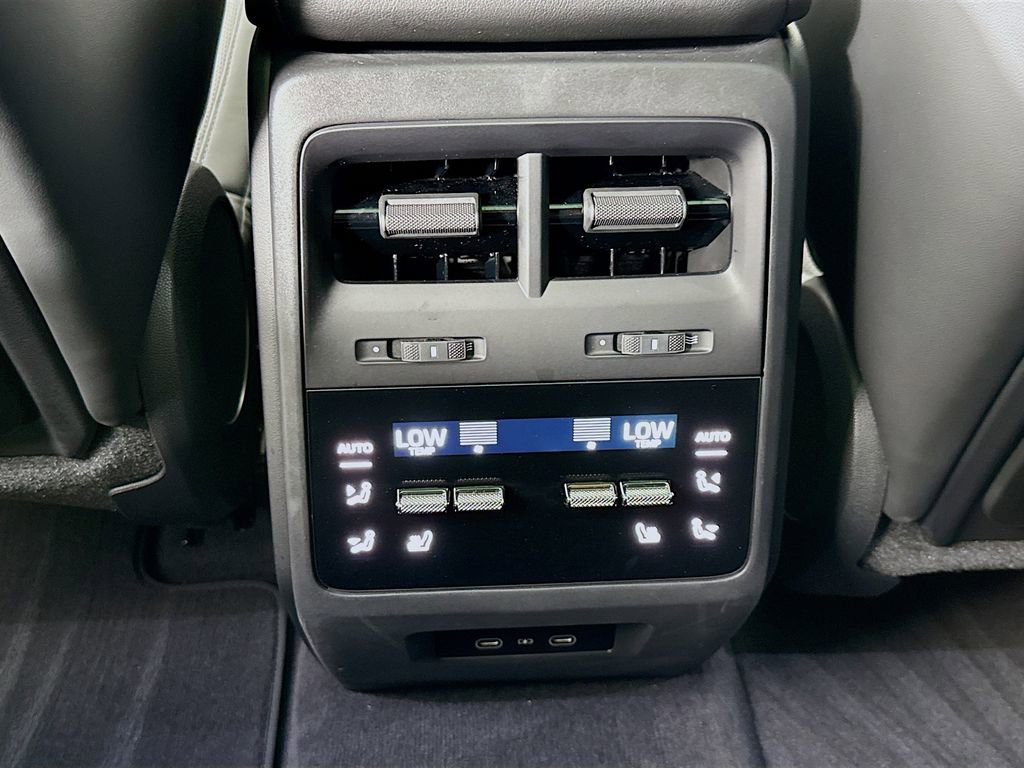 Certified 2024 Porsche Macan 4 Electric image 26