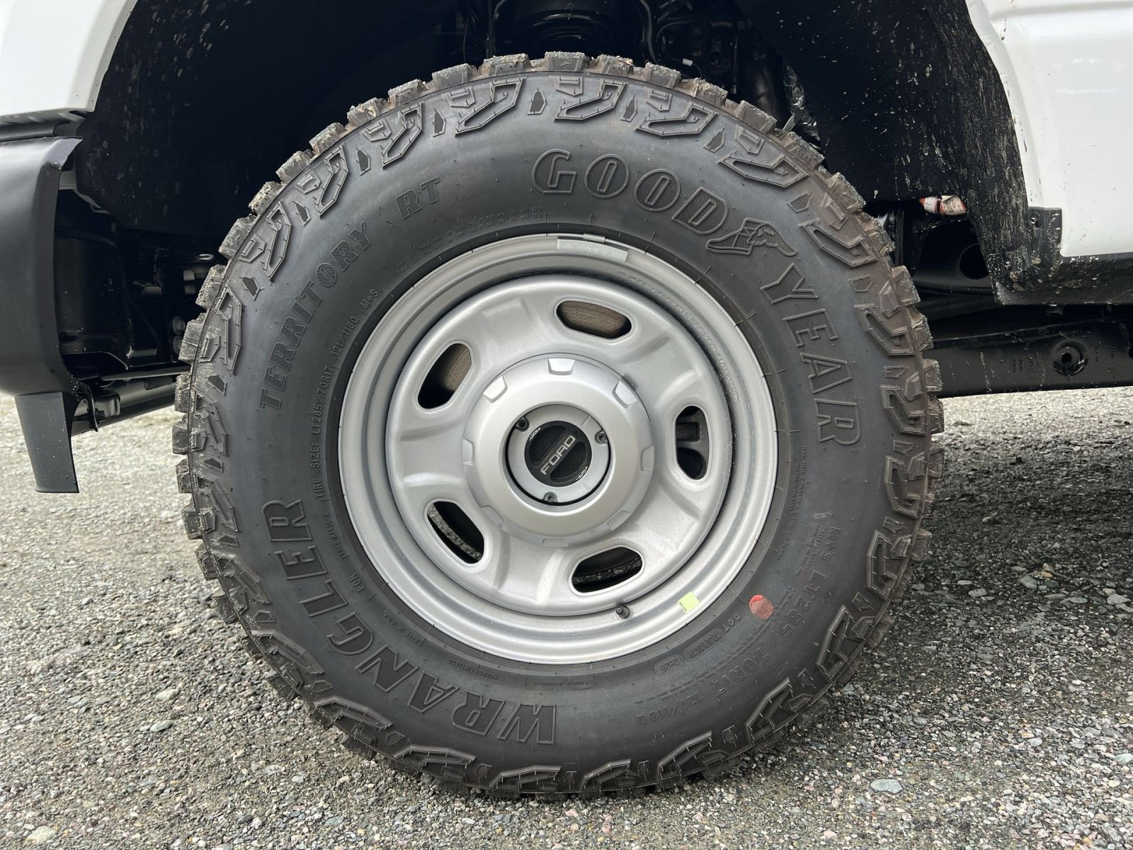 New 2027 Ford F250 XL w/ XL Off-Road 33" Tire Package AWD/4WD image 12
