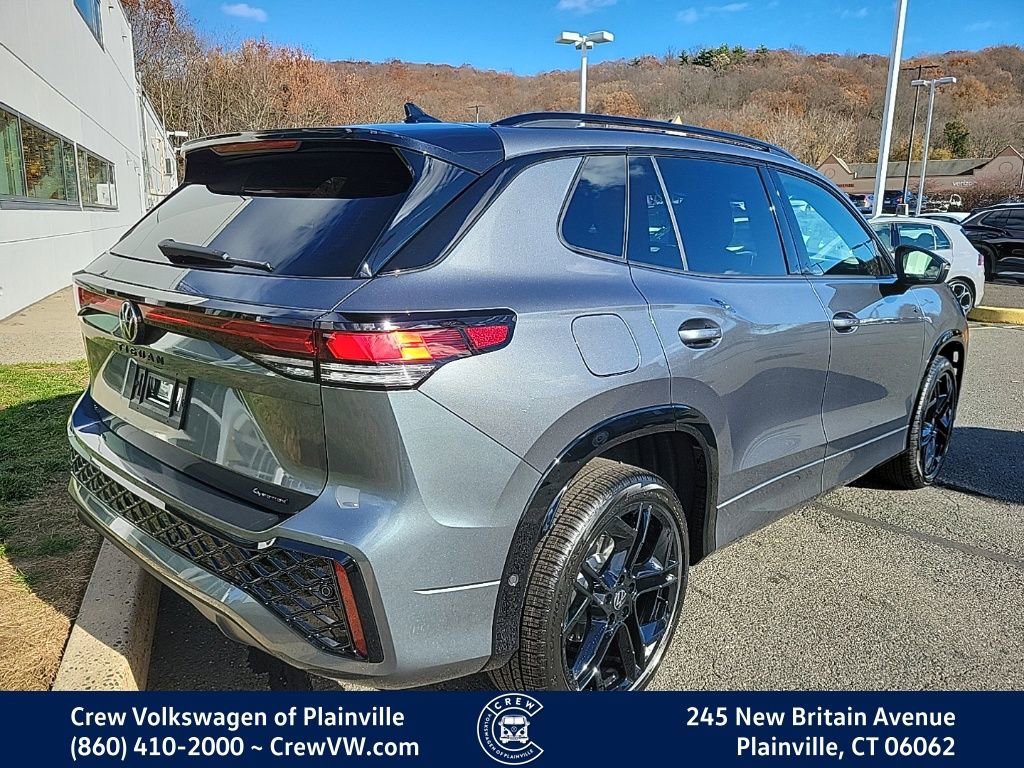 New 2026 Volkswagen Tiguan SE R-Line image 3