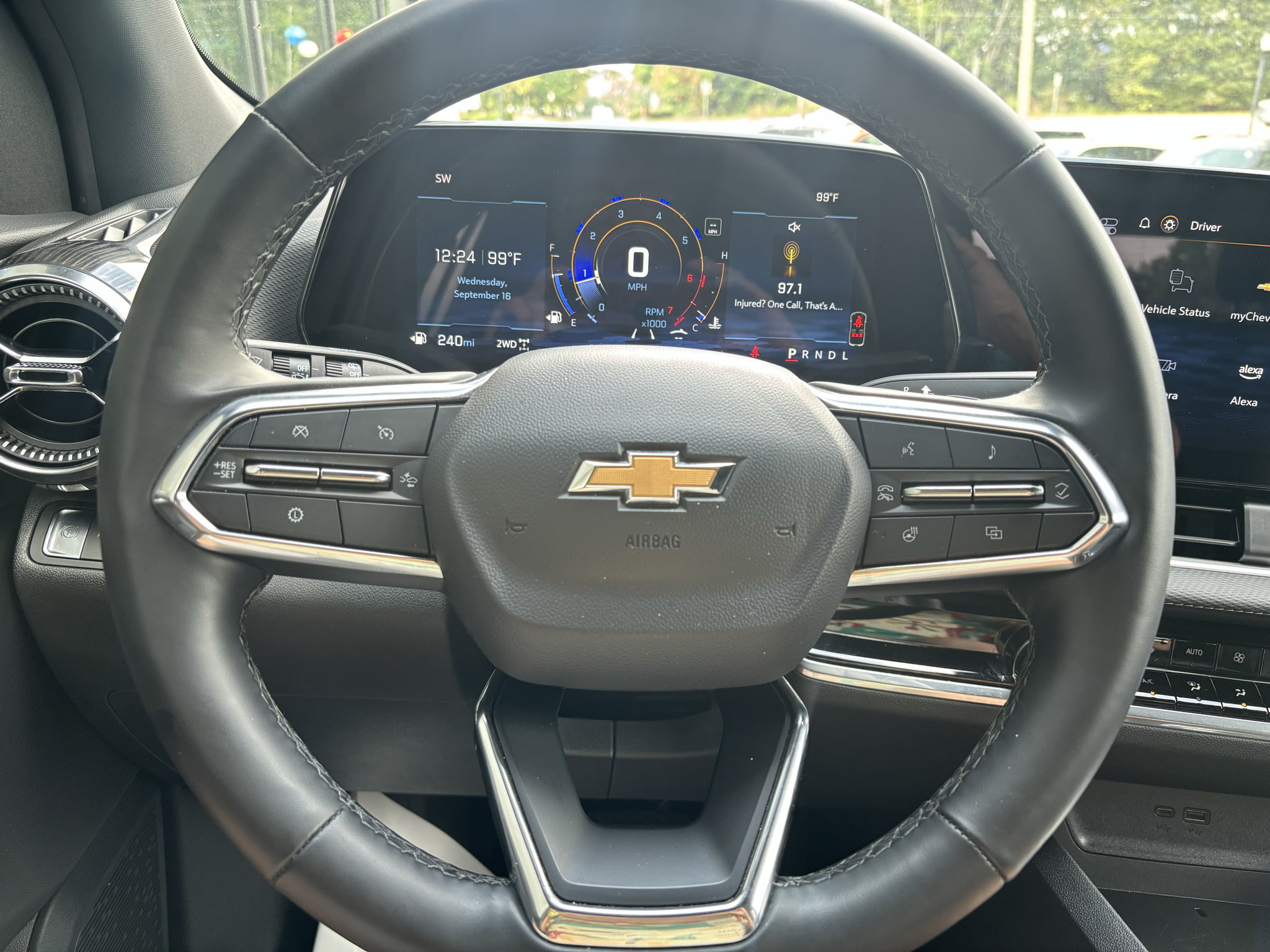 Used 2025 Chevrolet Equinox LT w/ Convenience Package II AWD/4WD image 8