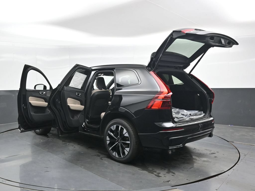 New 2026 Volvo XC60 T8 Plus w/ Protection Package Premier AWD/4WD image 43