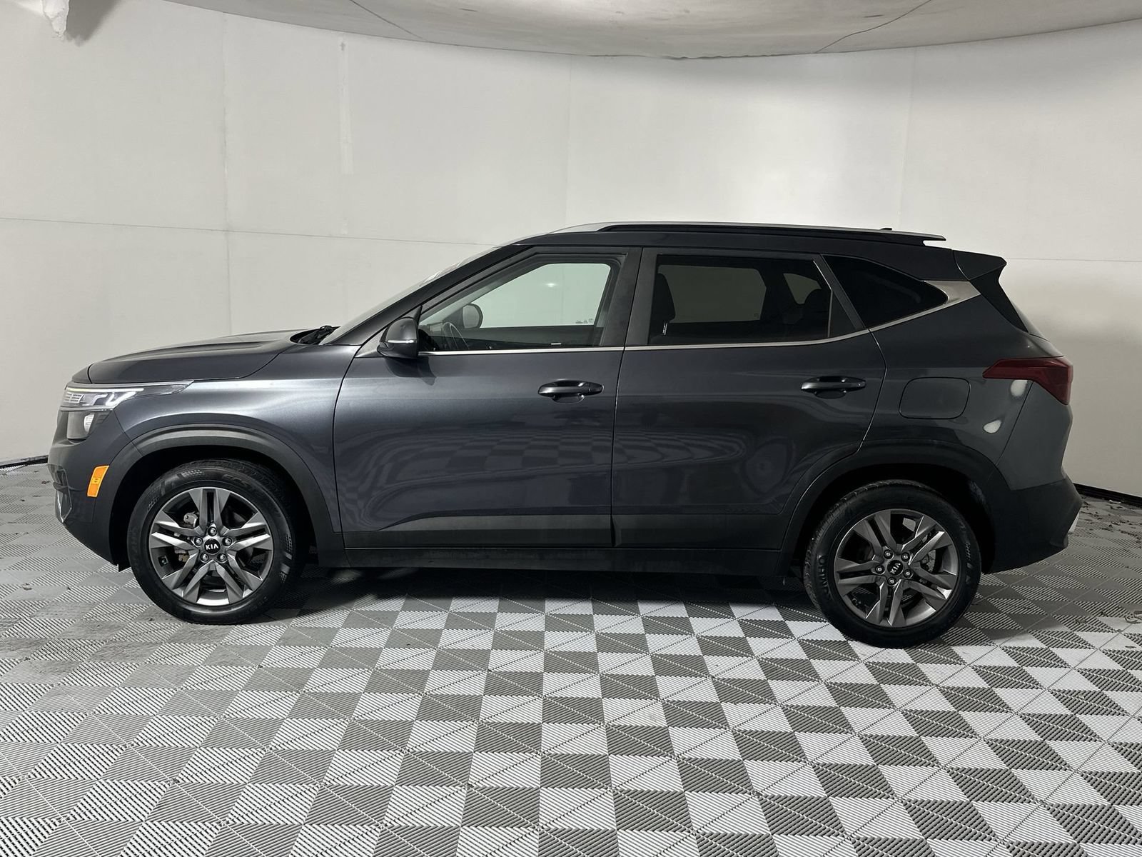 Used 2021 Kia Seltos S FWD image 5
