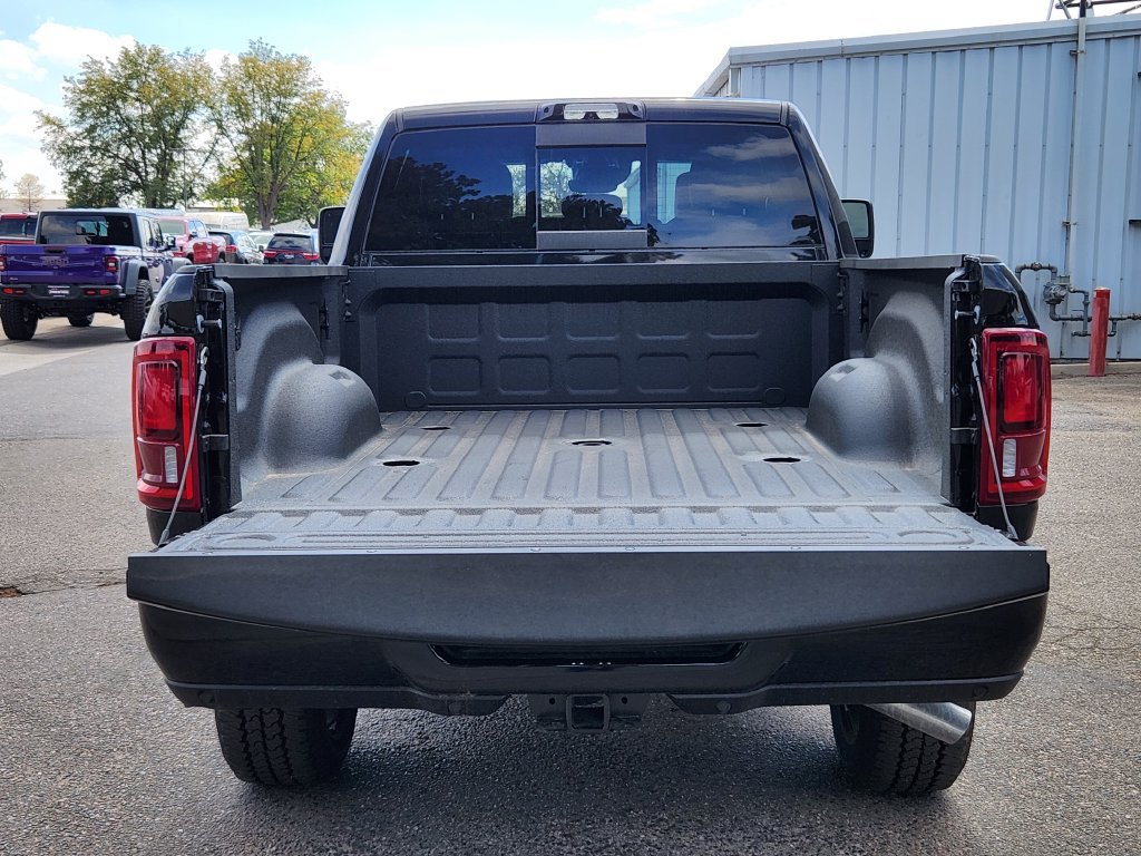 New 2026 RAM 2500 Laramie AWD/4WD image 11