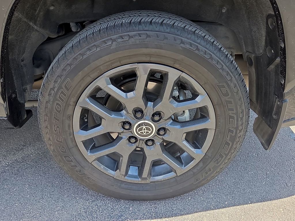 Used 2024 Toyota Sequoia Platinum AWD/4WD image 11