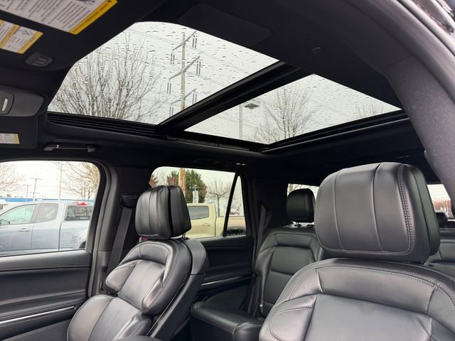 Used 2025 Lincoln Navigator Reserve w/ Jet Appearance Package image 32