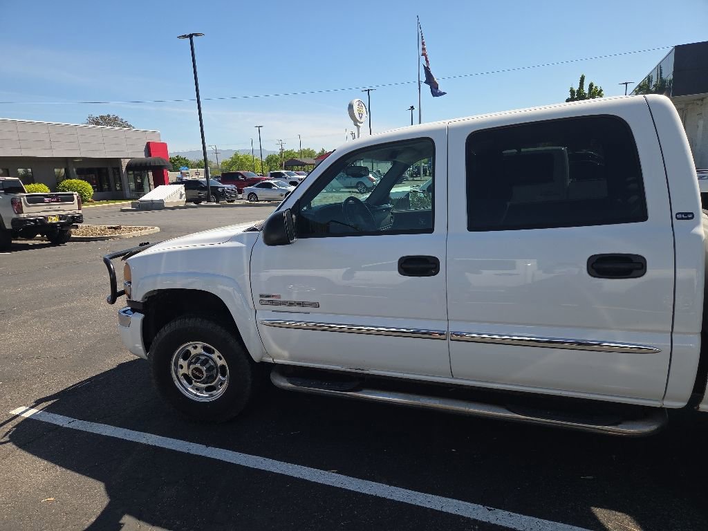 Used 2004 GMC Sierra 2500 SLE w/ Heavy-Duty Power Package AWD/4WD image 5