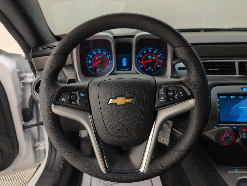 Used 2015 Chevrolet Camaro LS RWD image 31