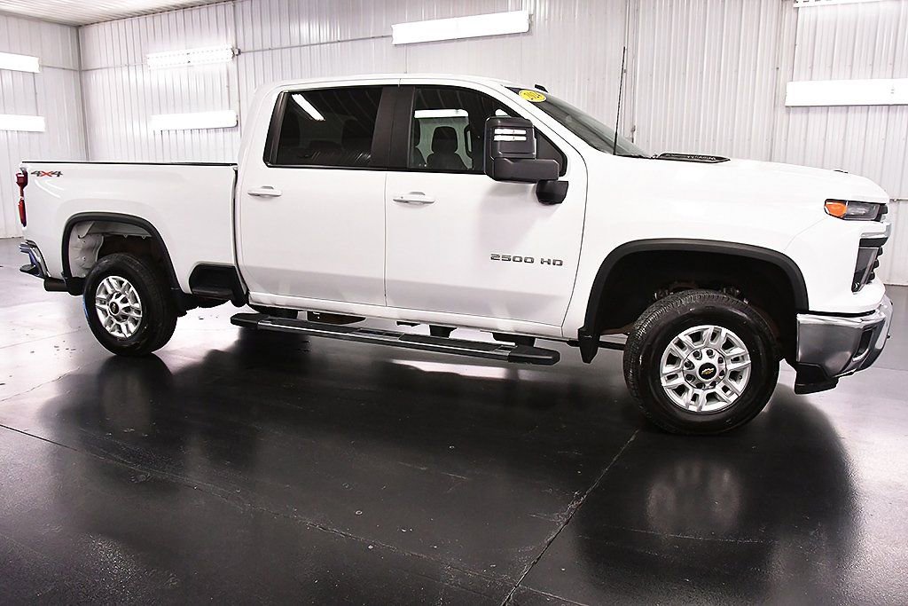 Used 2024 Chevrolet Silverado 2500 LT image 8