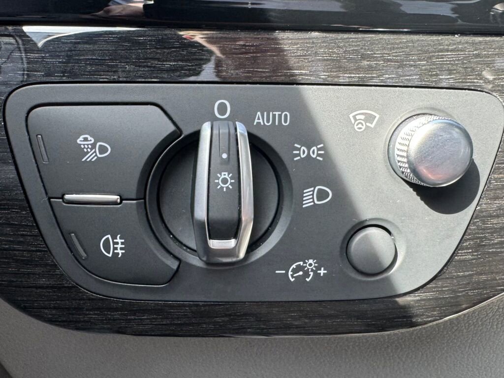 Used 2018 Audi Q7 3.0T Prestige image 30