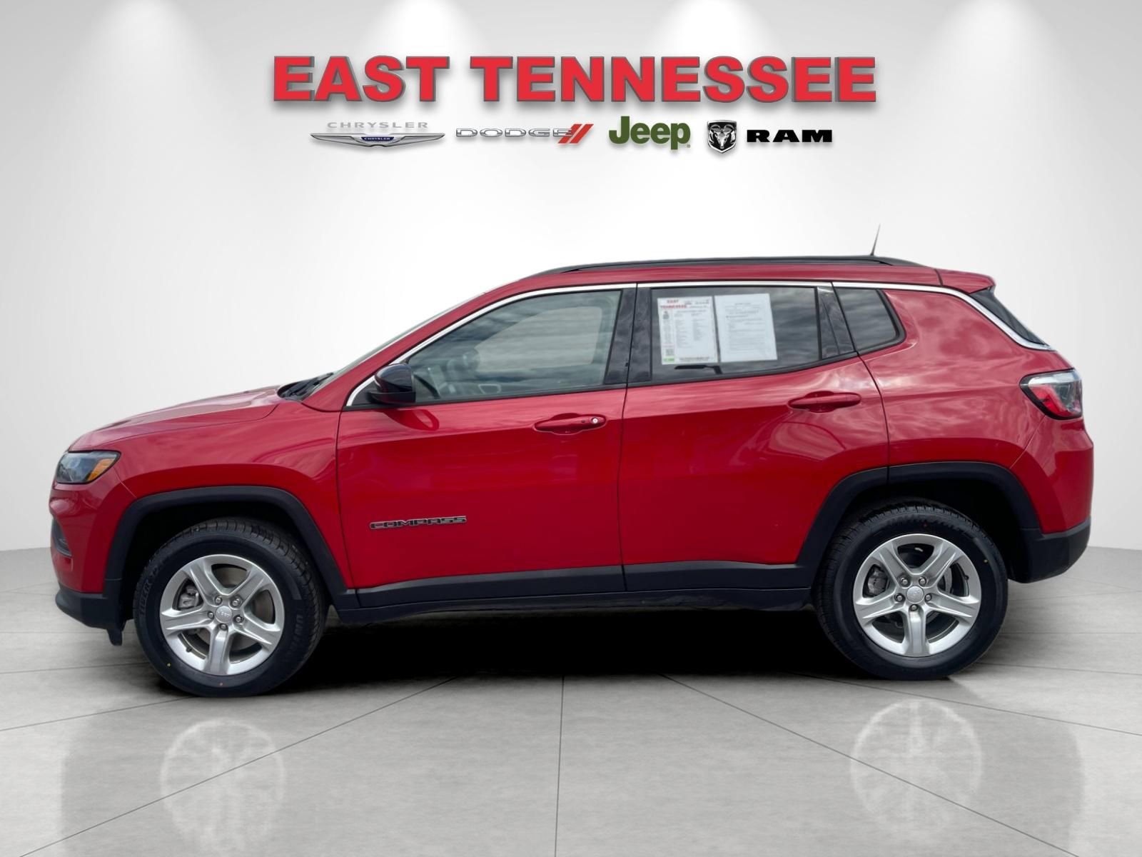 Used 2023 Jeep Compass Latitude image 6