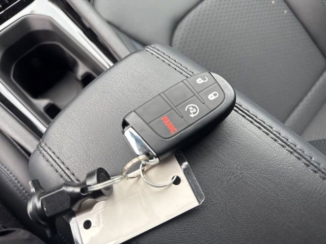 New 2026 Jeep Compass Latitude AWD/4WD image 32