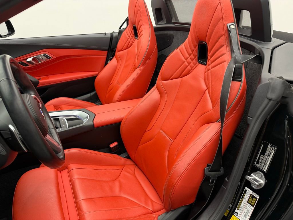 Used 2022 BMW Z4 M40i w/ Premium Package image 5