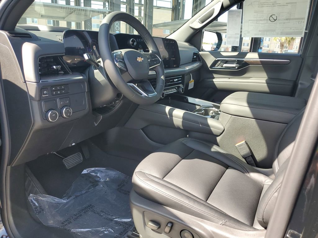 New 2026 Chevrolet Suburban LS image 19