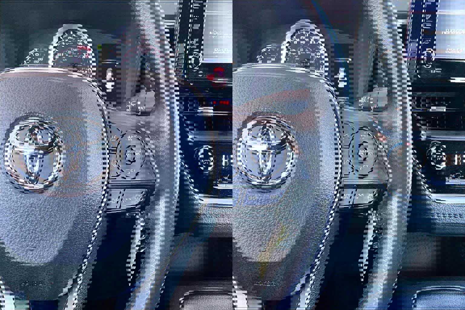 Used 2022 Toyota Corolla SE image 25