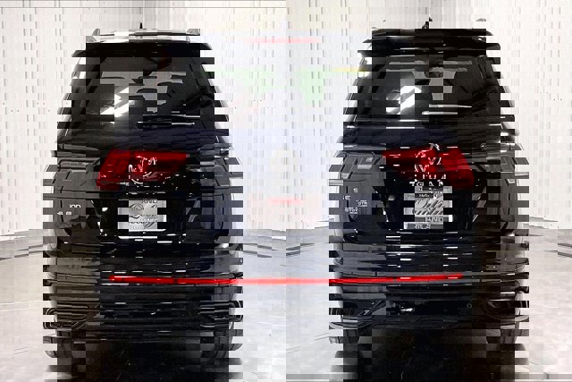 Used 2024 Volkswagen Tiguan SE R-Line w/ MDO Package, Three-Row image 4